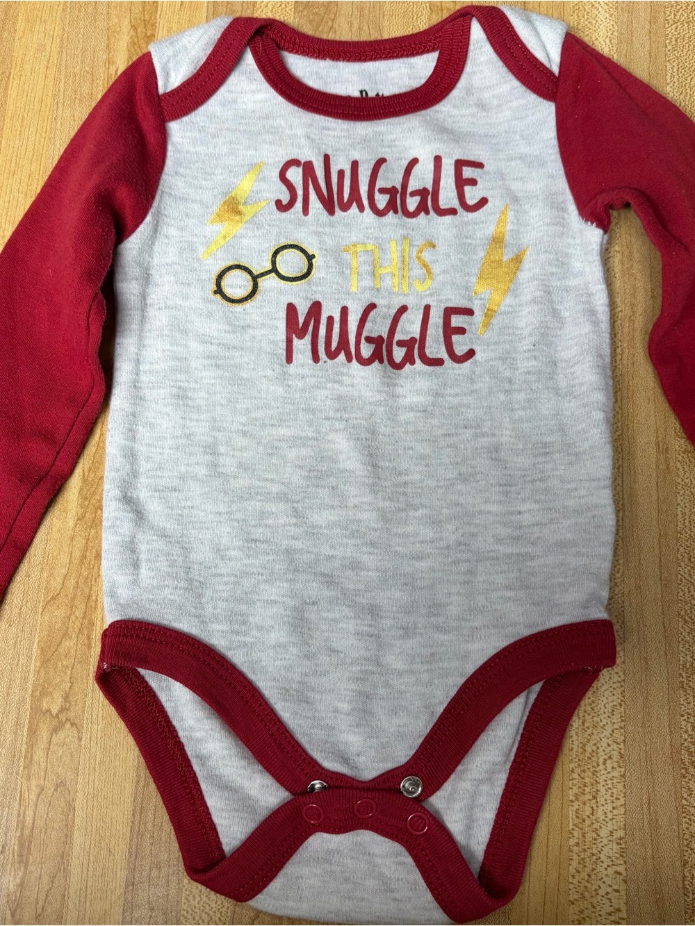 Red & Heather Gray "Snuggle This Muggle" Baby One-Piece Bodysuit - Picture 1 of 3